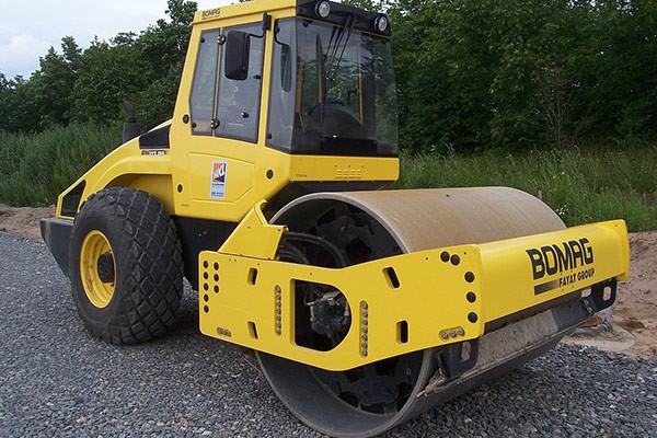 Bomag BW 213 D-4