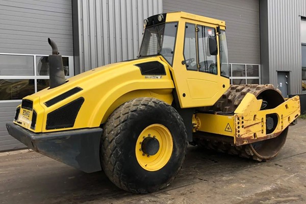 Bomag BW 215 D-40